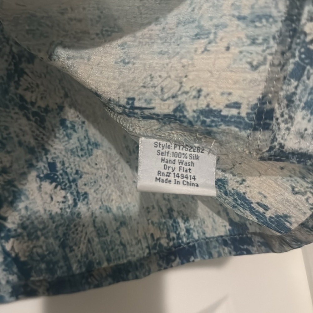Johnny Was Pete & Greta Silk Blouse Blue Cream Abstract Print Top M - Picture 6 of 8